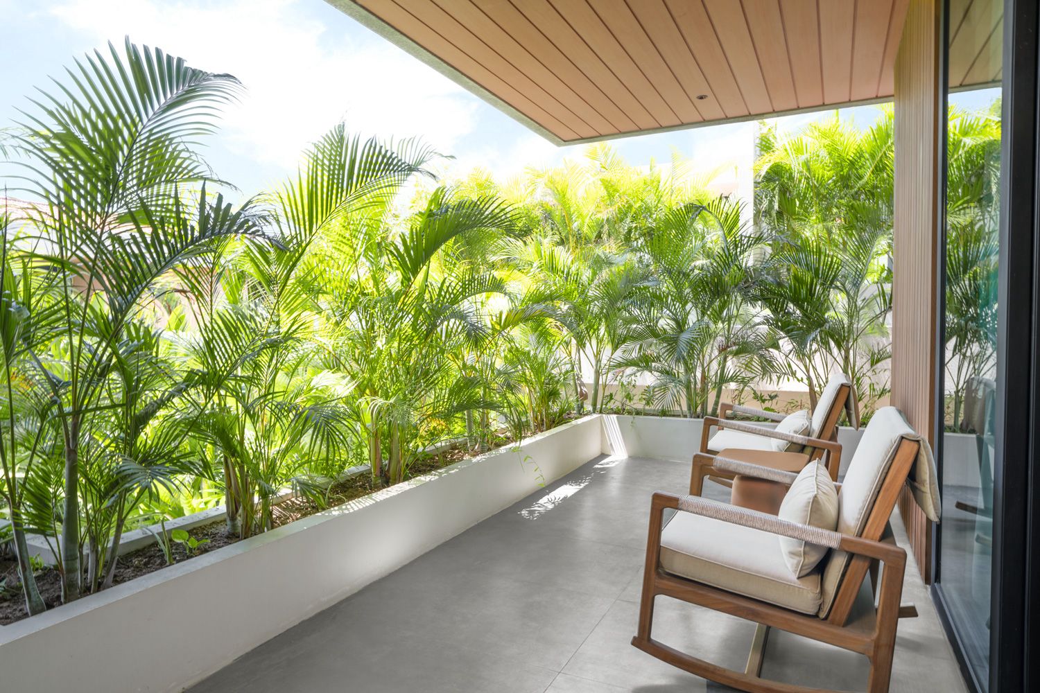 Elegant 4-Bedroom Riverside Villa for Monthly Rent in Pererenan — image 4