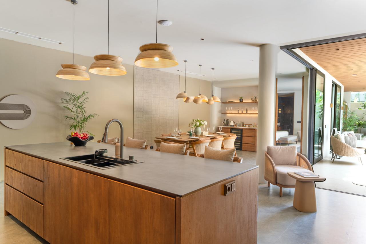 Elegant 4-Bedroom Riverside Villa for Monthly Rent in Pererenan — image 6
