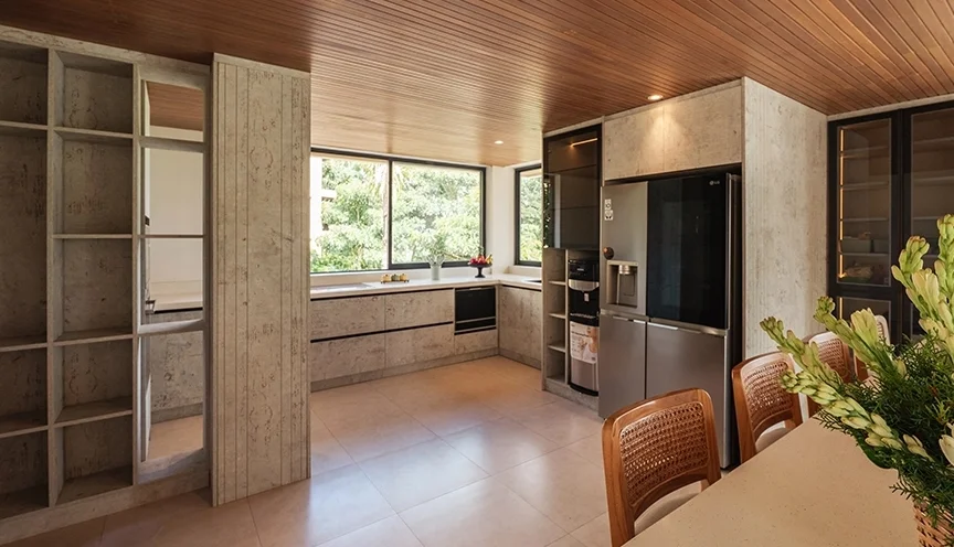 Elegant 4-Bedroom Villa with Golf View in Pecatu — image 8