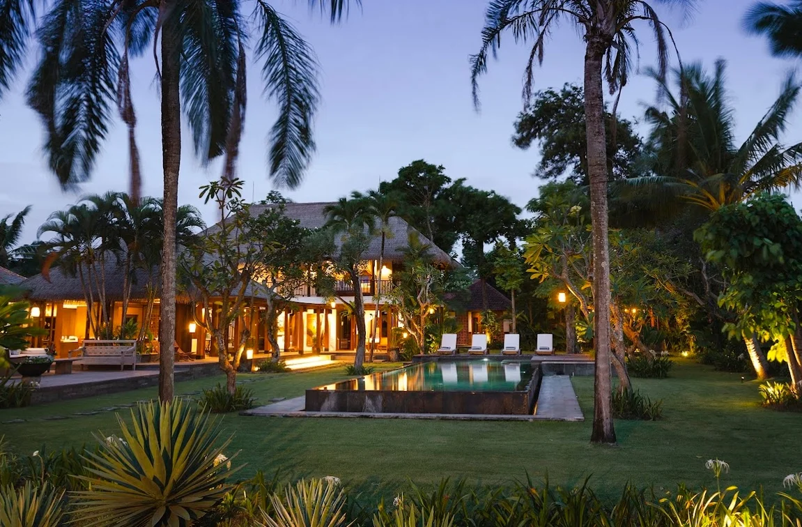 Elegant 5-Bedroom Villa with Rice Field View in Seseh, Canggu — image 7