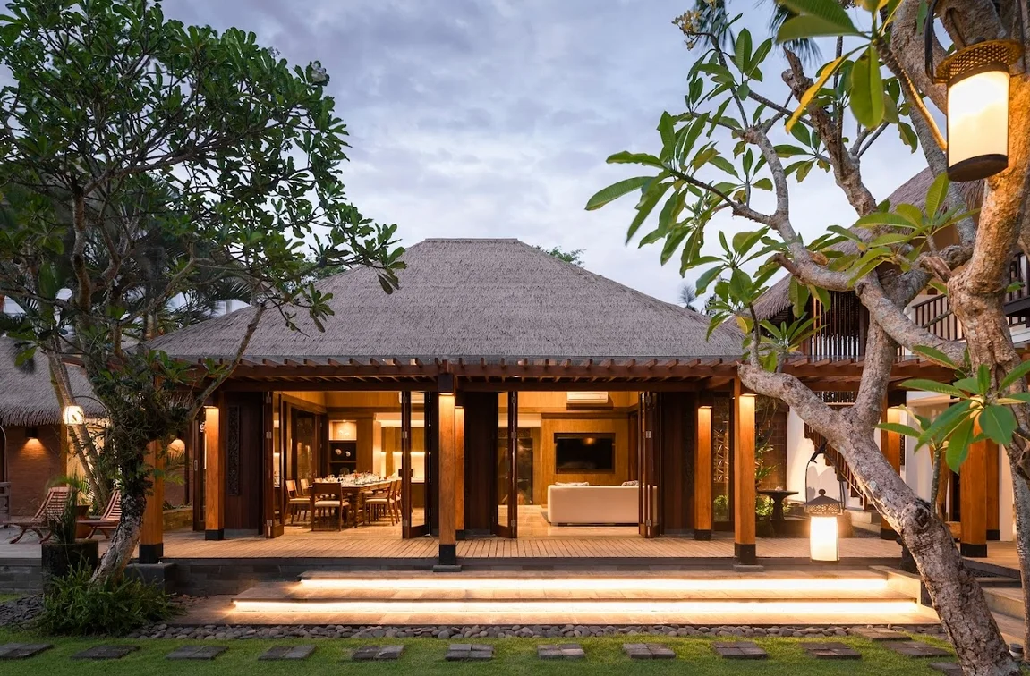 Elegant 5-Bedroom Villa with Rice Field View in Seseh, Canggu — image 8