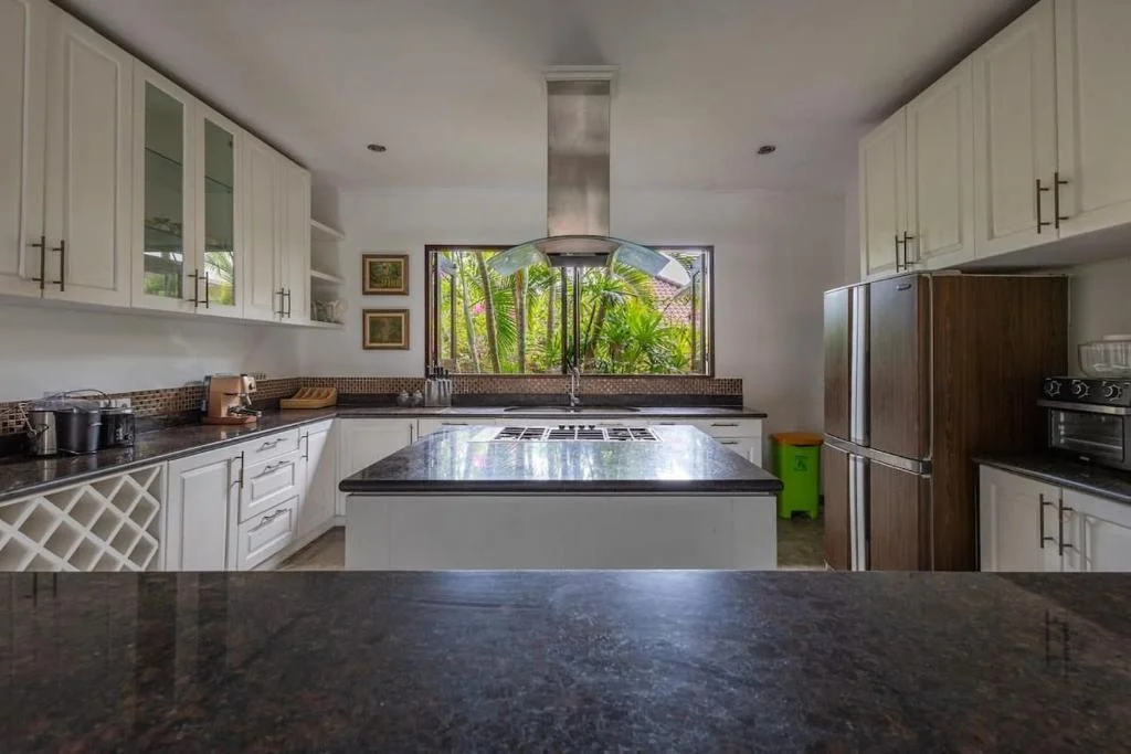 Elegant 5BR Tropical Retreat in Central Seminyak – Walk to Everything – BVI2031 — image 11