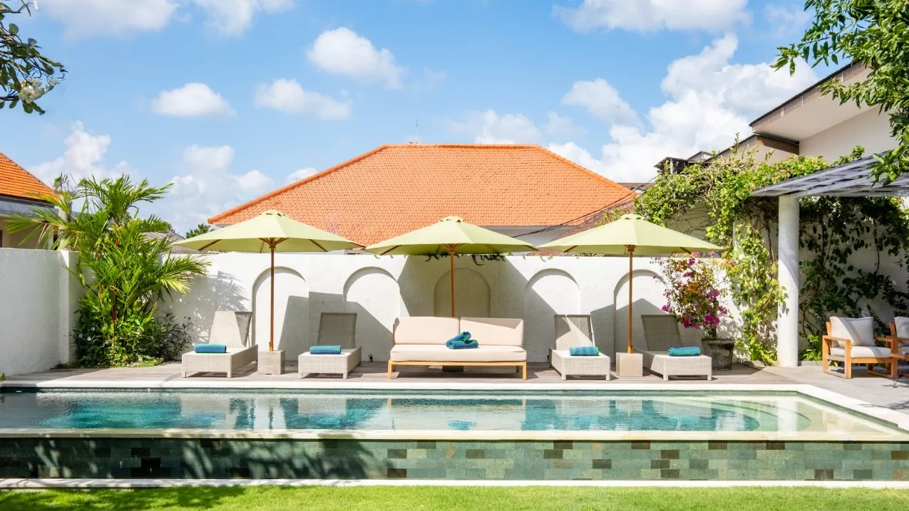 6-Bedroom Private Pool Villa Rental in Seminyak – Elegant Private Villa — image 10