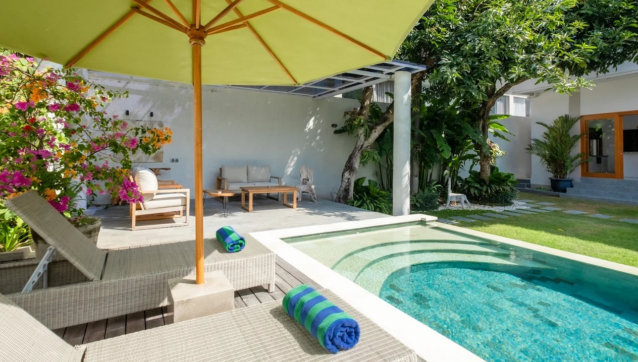 6-Bedroom Private Pool Villa Rental in Seminyak – Elegant Private Villa — image 5