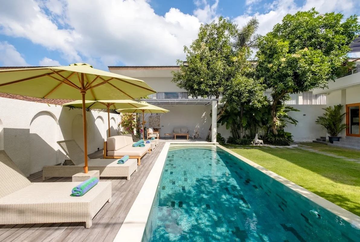 6-Bedroom Private Pool Villa Rental in Seminyak – Elegant Private Villa — image 12