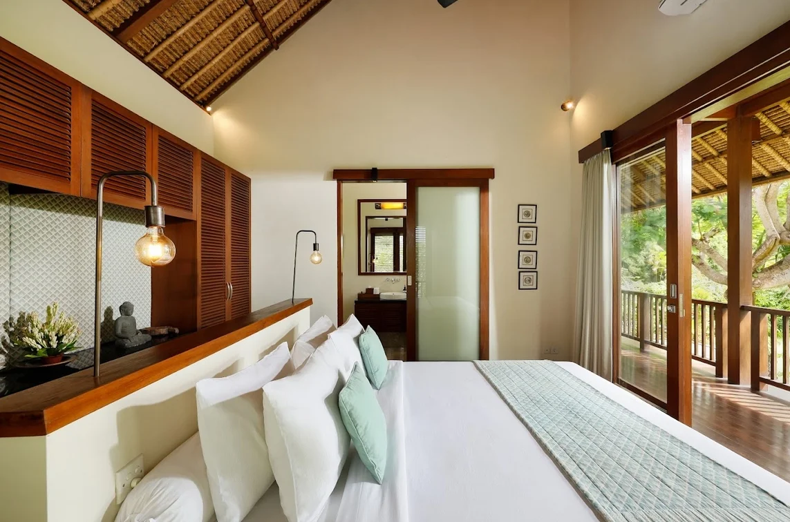 Hilltop 6-Bedroom Luxury Villa with Ocean Views – Jimbaran – BVI9332 — image 17