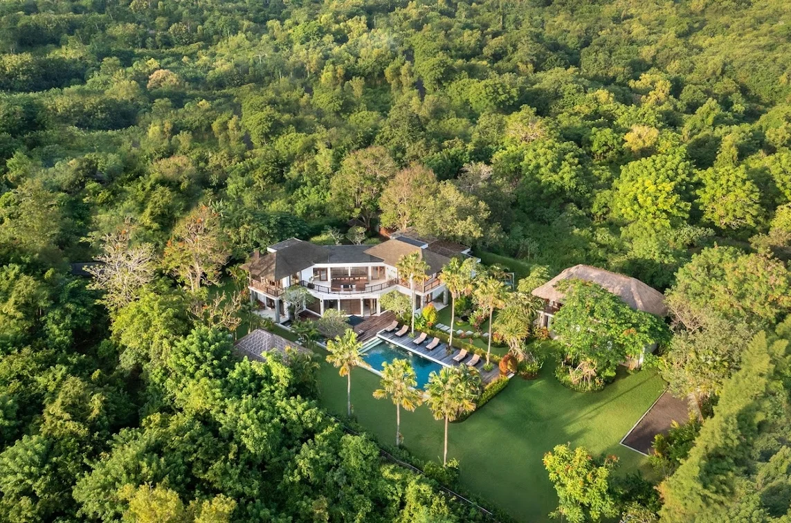 Hilltop 6-Bedroom Luxury Villa with Ocean Views – Jimbaran – BVI9332