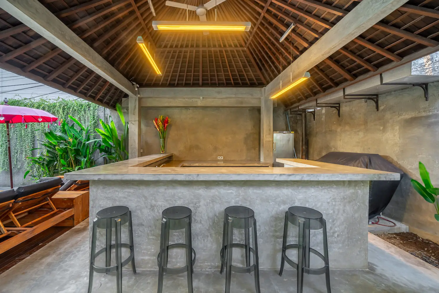 VILLA SIMPATICO — 6BR Villa Rental in Seminyak — image 7