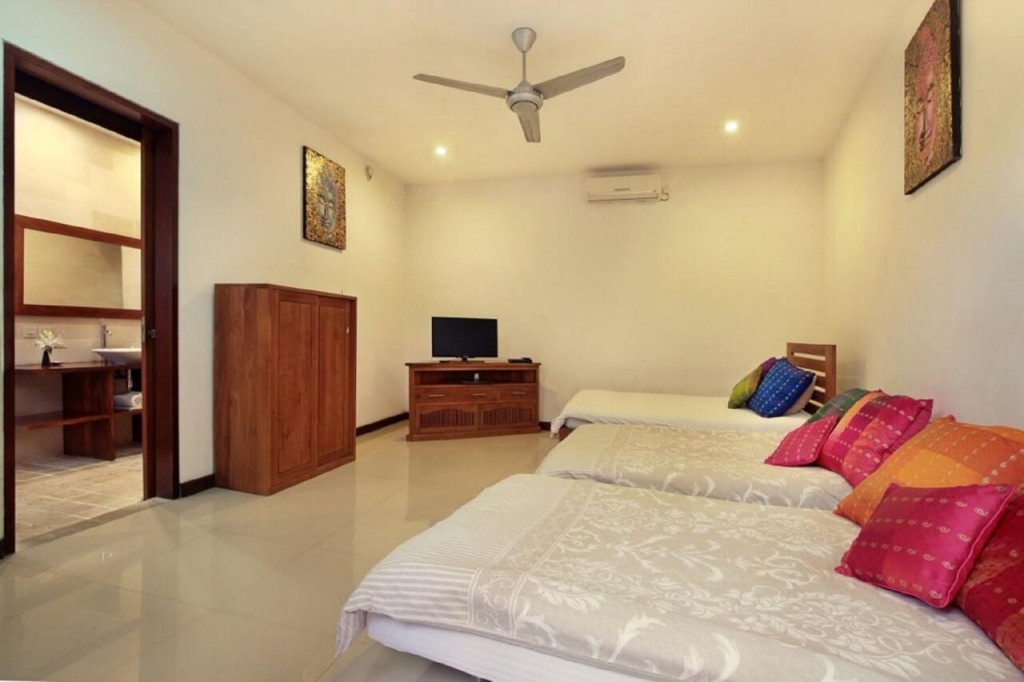 VILLA BLUE — 6BR Villa Rental in Seminyak — image 18