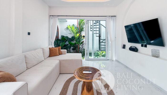 Villa Zuzana Tumbak Bayuh in Canggu — image 1