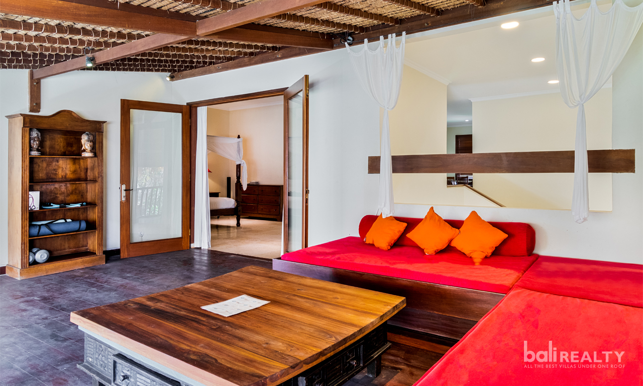 Rarely Available: Freehold Villa in Central Kuta – 3009 — image 10