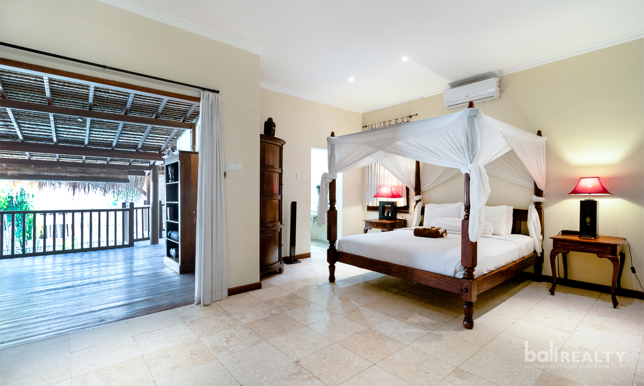 Rarely Available: Freehold Villa in Central Kuta – 3009 — image 12