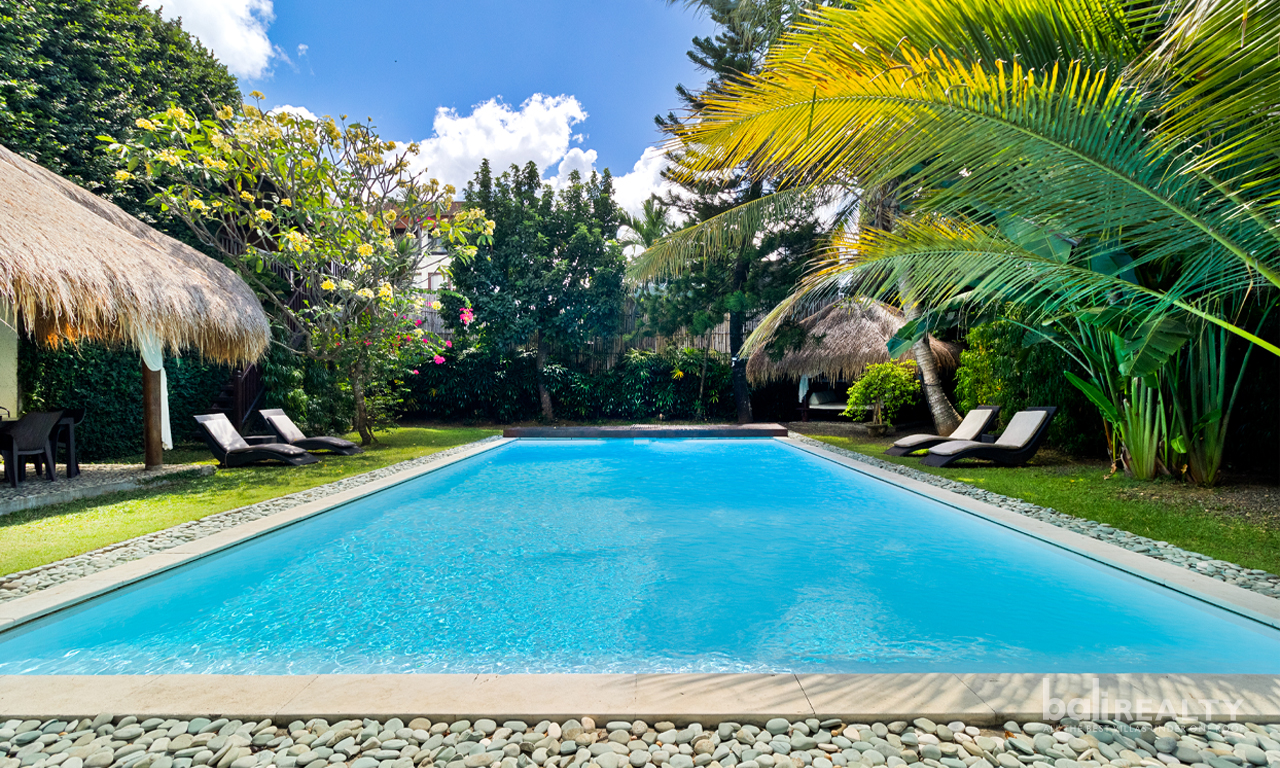 Rarely Available: Freehold Villa in Central Kuta – 3009 — image 1