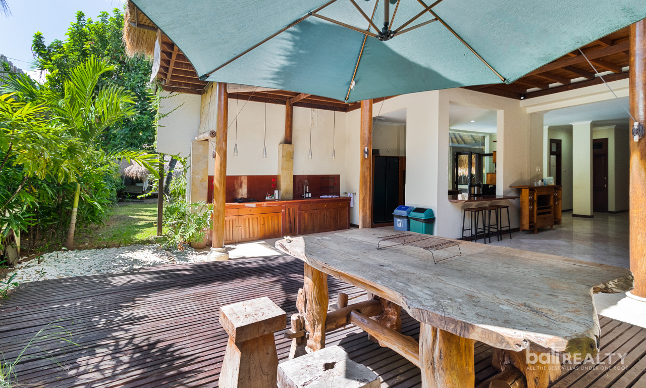 Rarely Available: Freehold Villa in Central Kuta – 3009 — image 4