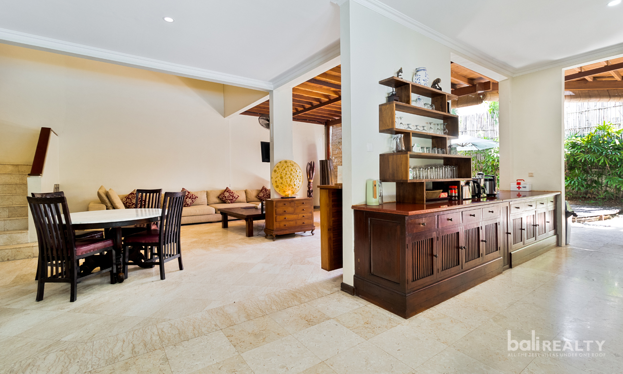 Rarely Available: Freehold Villa in Central Kuta – 3009 — image 5