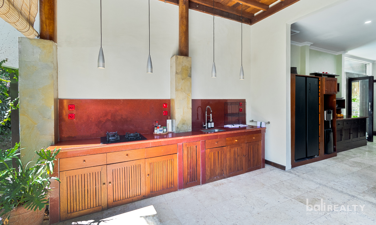 Rarely Available: Freehold Villa in Central Kuta – 3009 — image 7