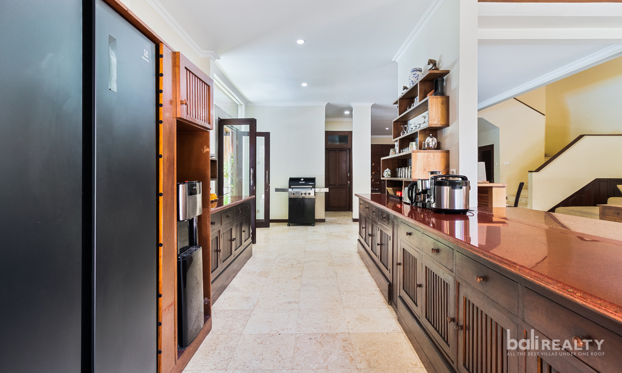 Rarely Available: Freehold Villa in Central Kuta – 3009 — image 8