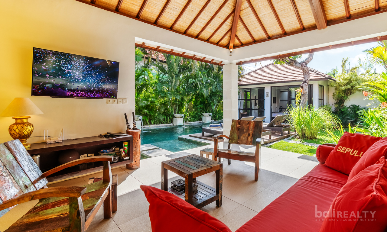 Investment-Ready Three-Bedroom Villa in Central Legian, Near Double Six Beach 2969 — image 1