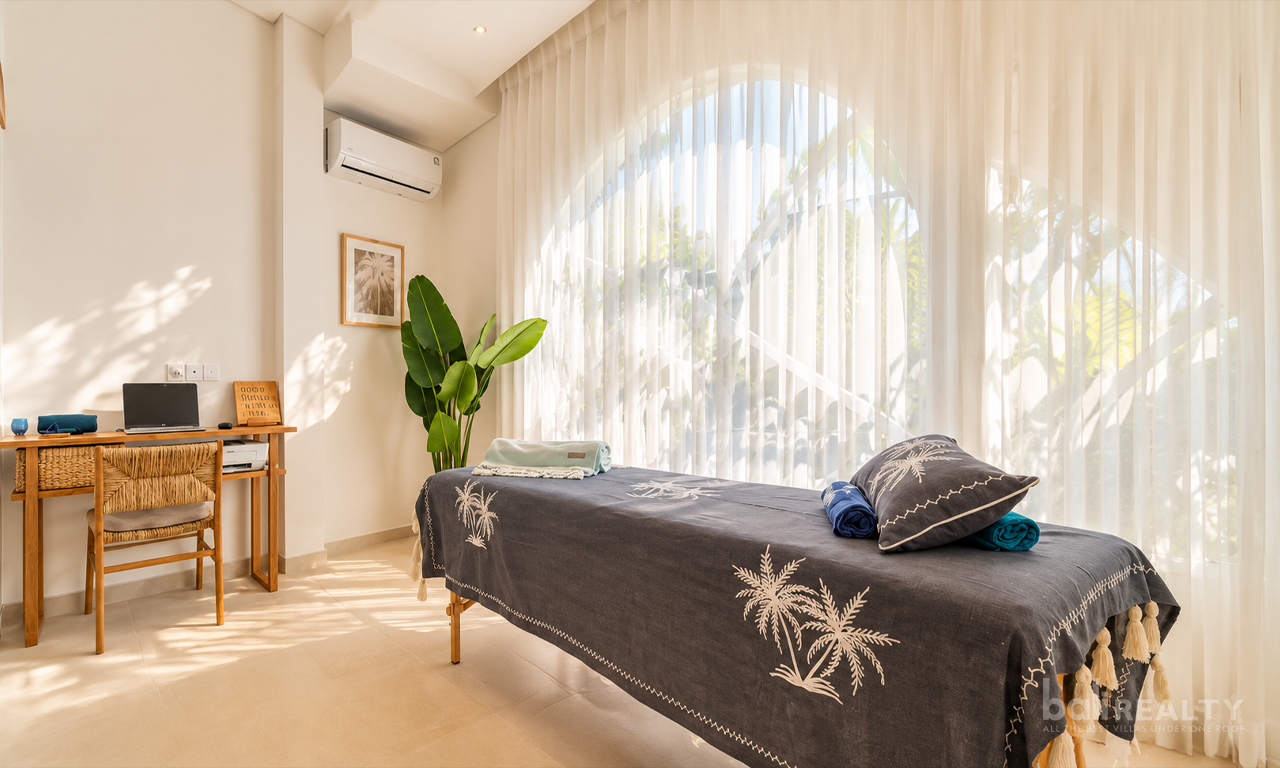 Three-Bedroom Villa in Prime Central Legian: Steps from Legian Beach – 2974 — image 8