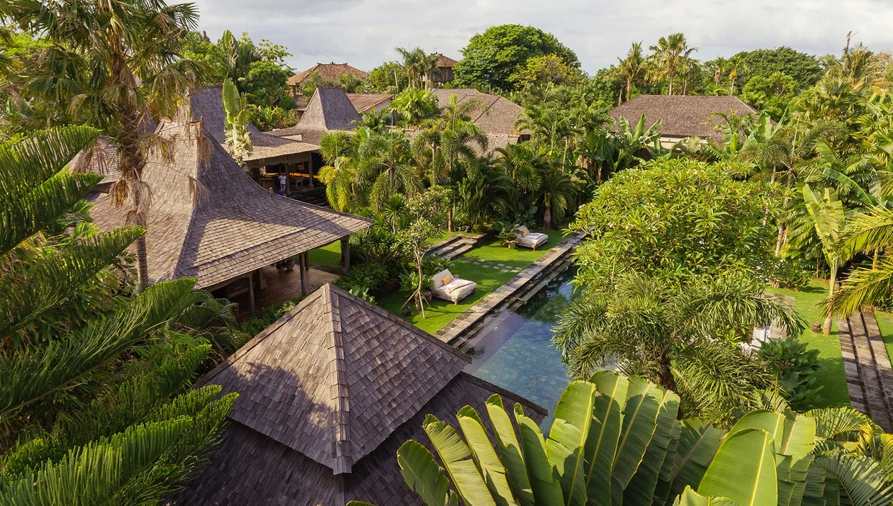 Luxe 5BR Canggu Villa – Heritage Charm, 150m to the Beach – BVI4772