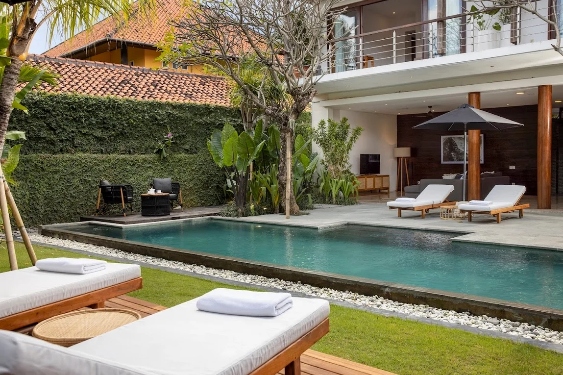 Luxurious 3BR Modern Villa in Prime Berawa, Canggu – BVI50015