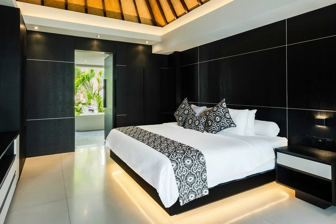 5-Bedroom Villa with Infinity Pool in Canggu – Luxurious Villa — image 11