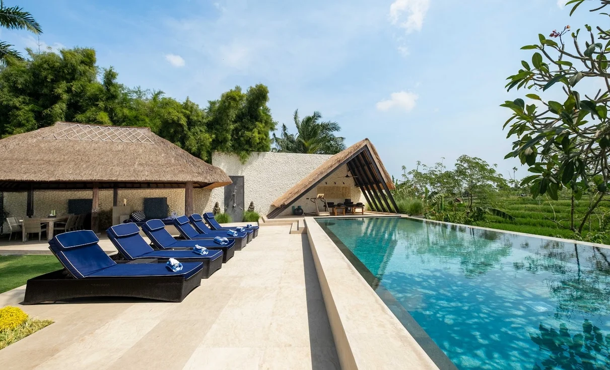 5-Bedroom Villa with Infinity Pool in Canggu – Luxurious Villa — image 8
