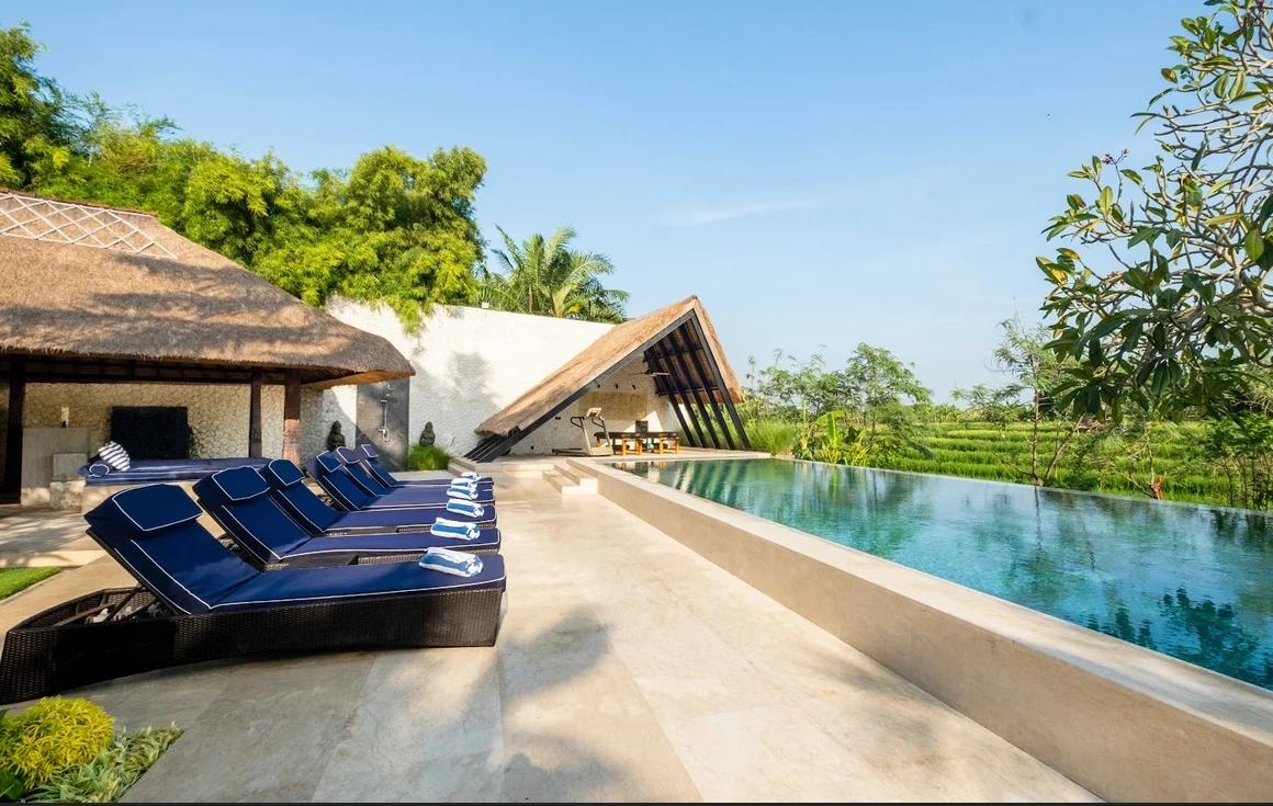 5-Bedroom Villa with Infinity Pool in Canggu – Luxurious Villa — image 5