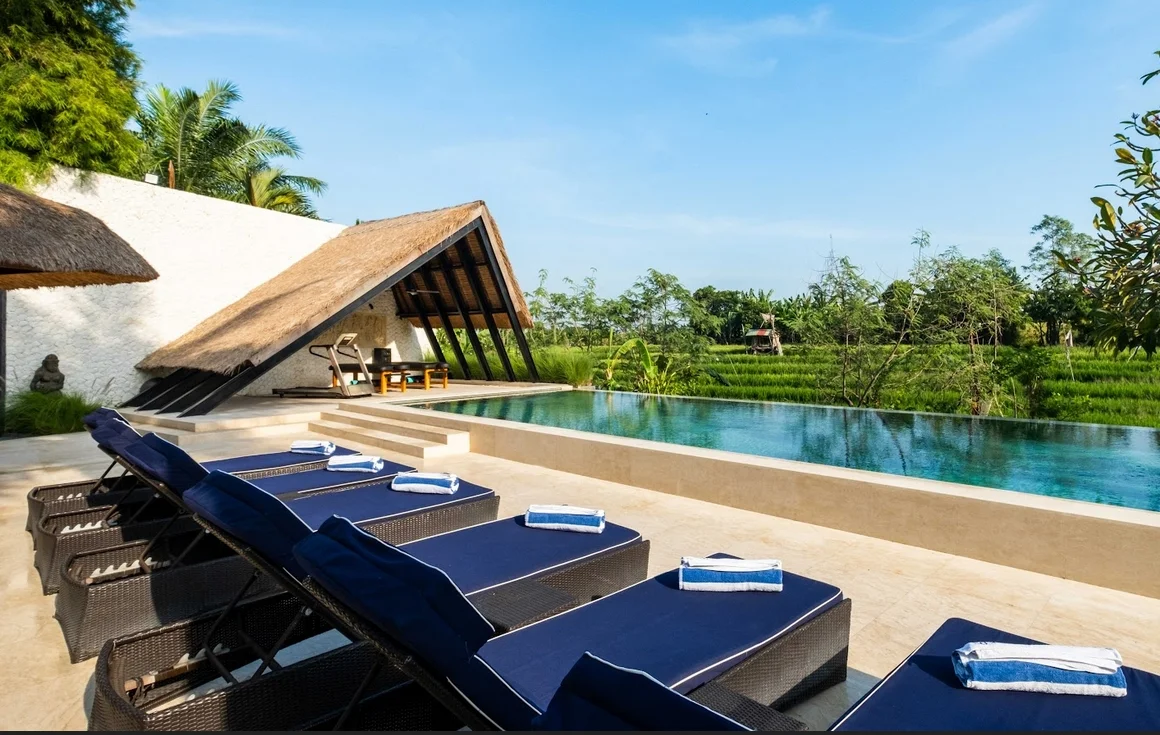 5-Bedroom Villa with Infinity Pool in Canggu – Luxurious Villa — image 4