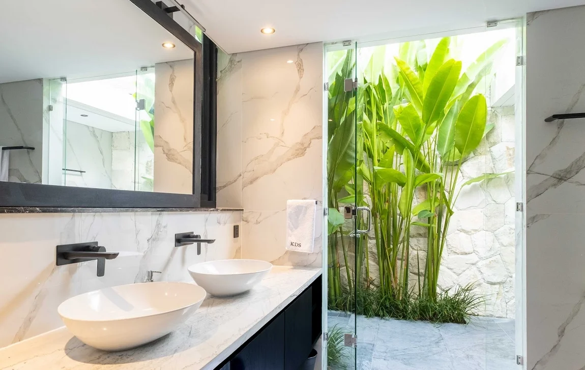 5-Bedroom Villa with Infinity Pool in Canggu – Luxurious Villa — image 19