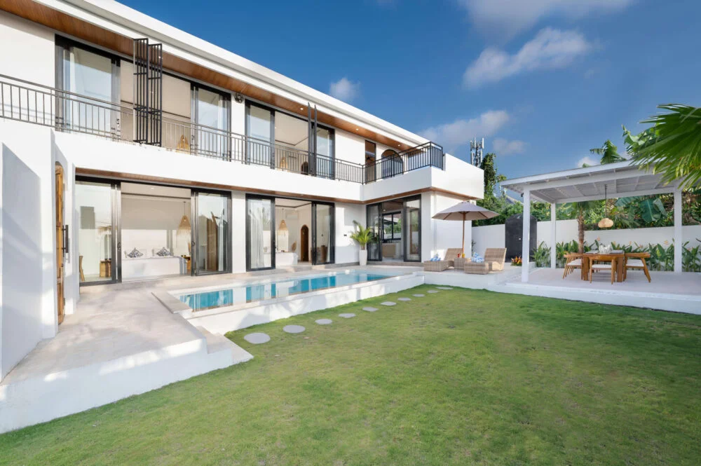 4-Bedroom Villa with Private Pool in Canggu – Luxury Tropical Villa — image 5