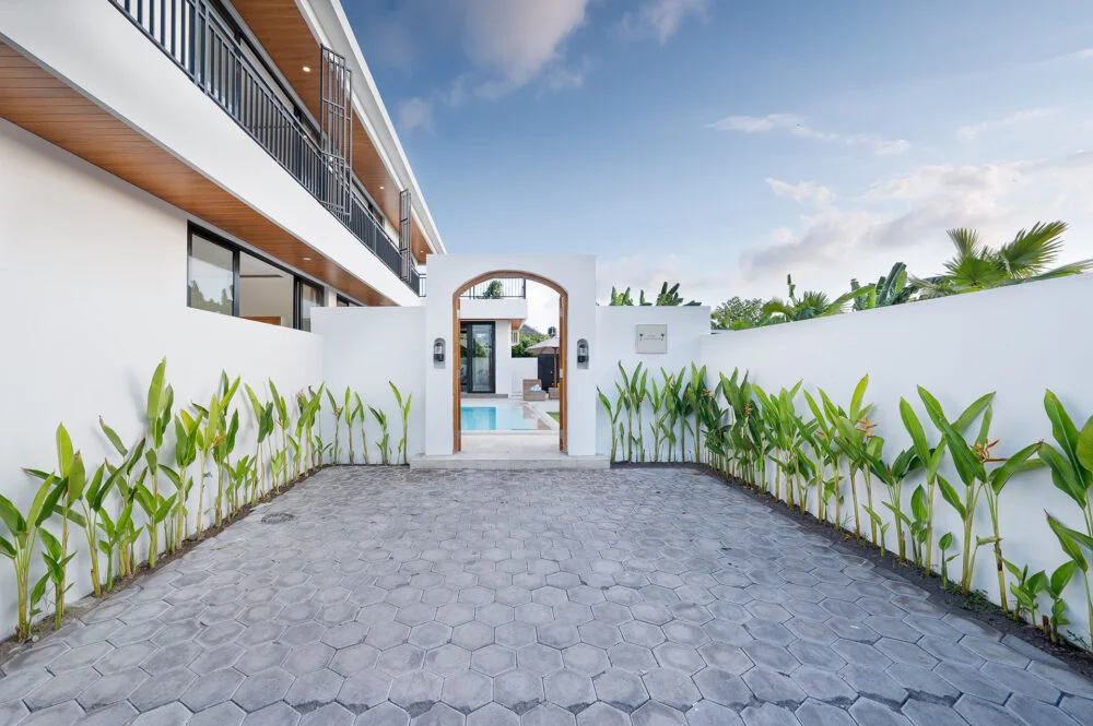 4-Bedroom Villa with Private Pool in Canggu – Luxury Tropical Villa — image 16