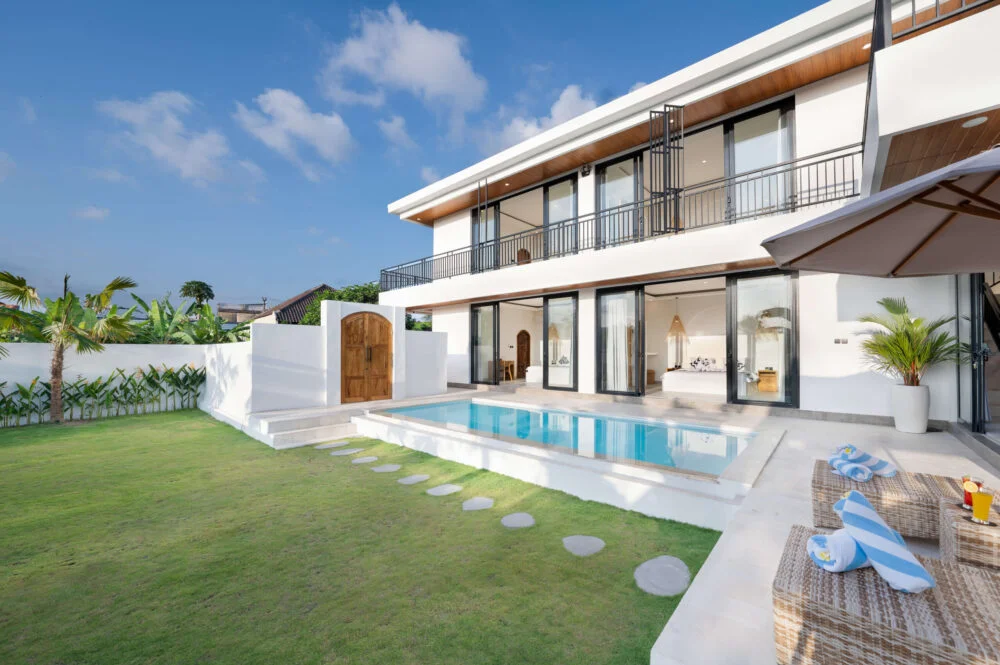 4-Bedroom Villa with Private Pool in Canggu – Luxury Tropical Villa — image 9