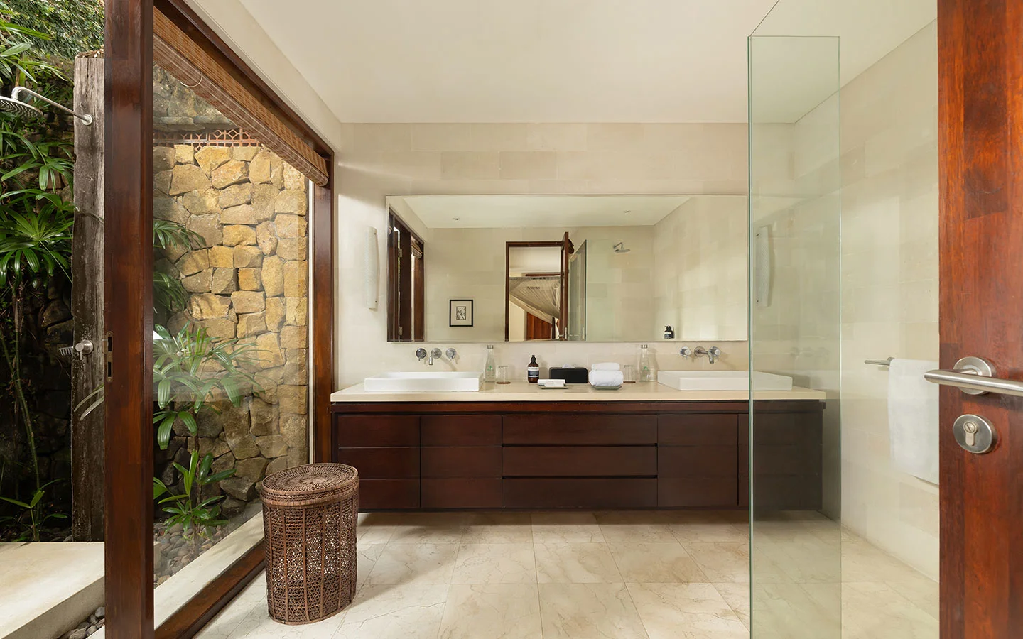 Luxury 5BR Villa with Private Pool in Seminyak Bali — image 5