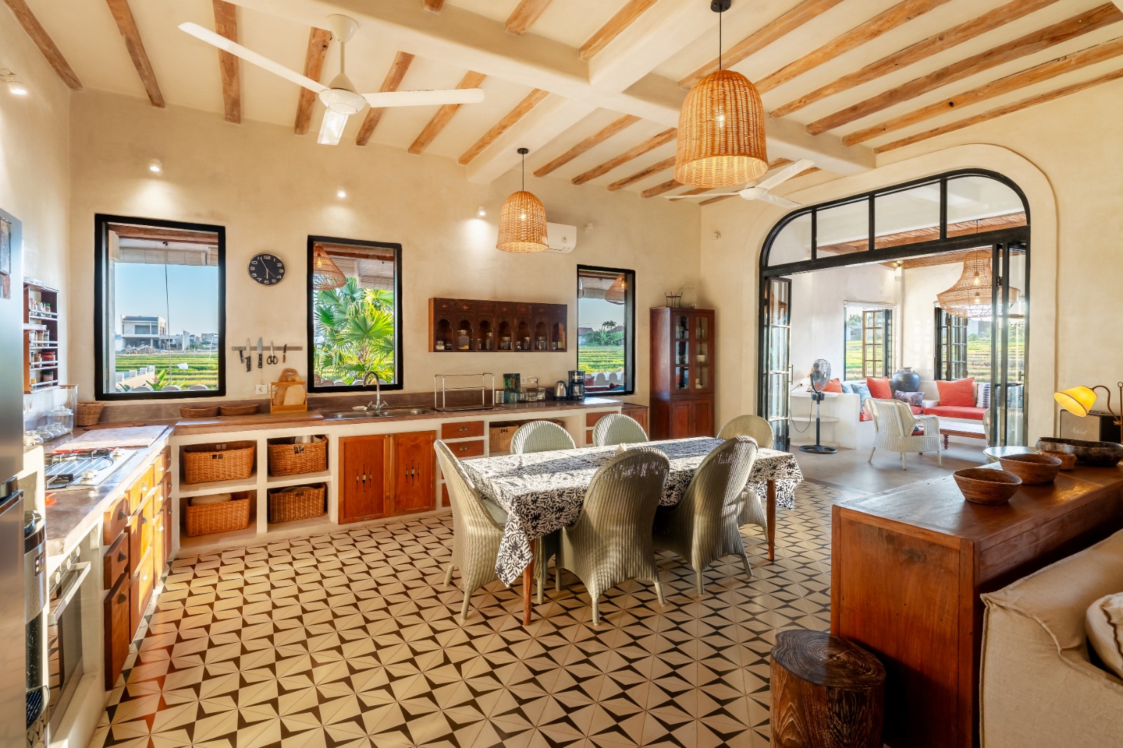 Mediterranean-Inspired 4-Bedroom Villa for Yearly Rent in Umalas — image 6