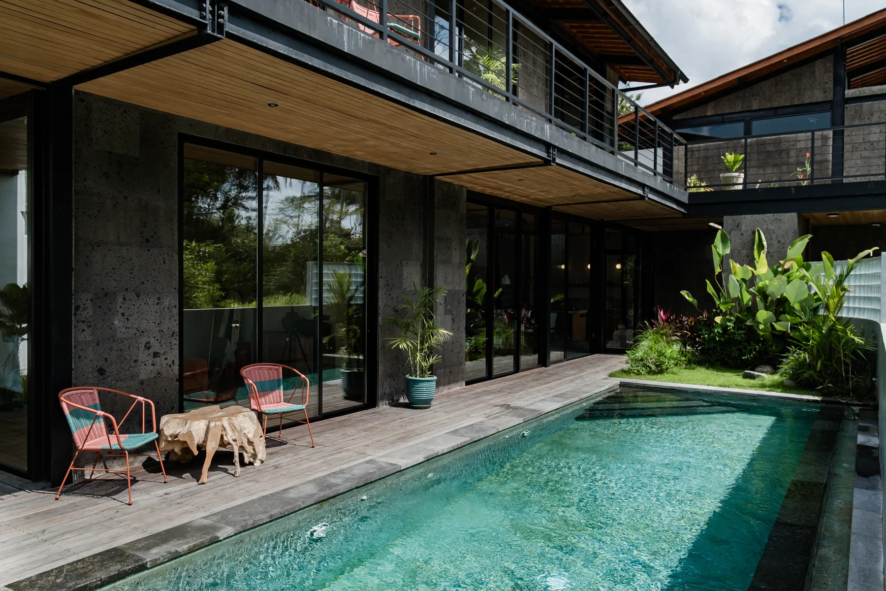 Modern 3-Bedroom Jungle Villa for Sale in Ubud — image 1