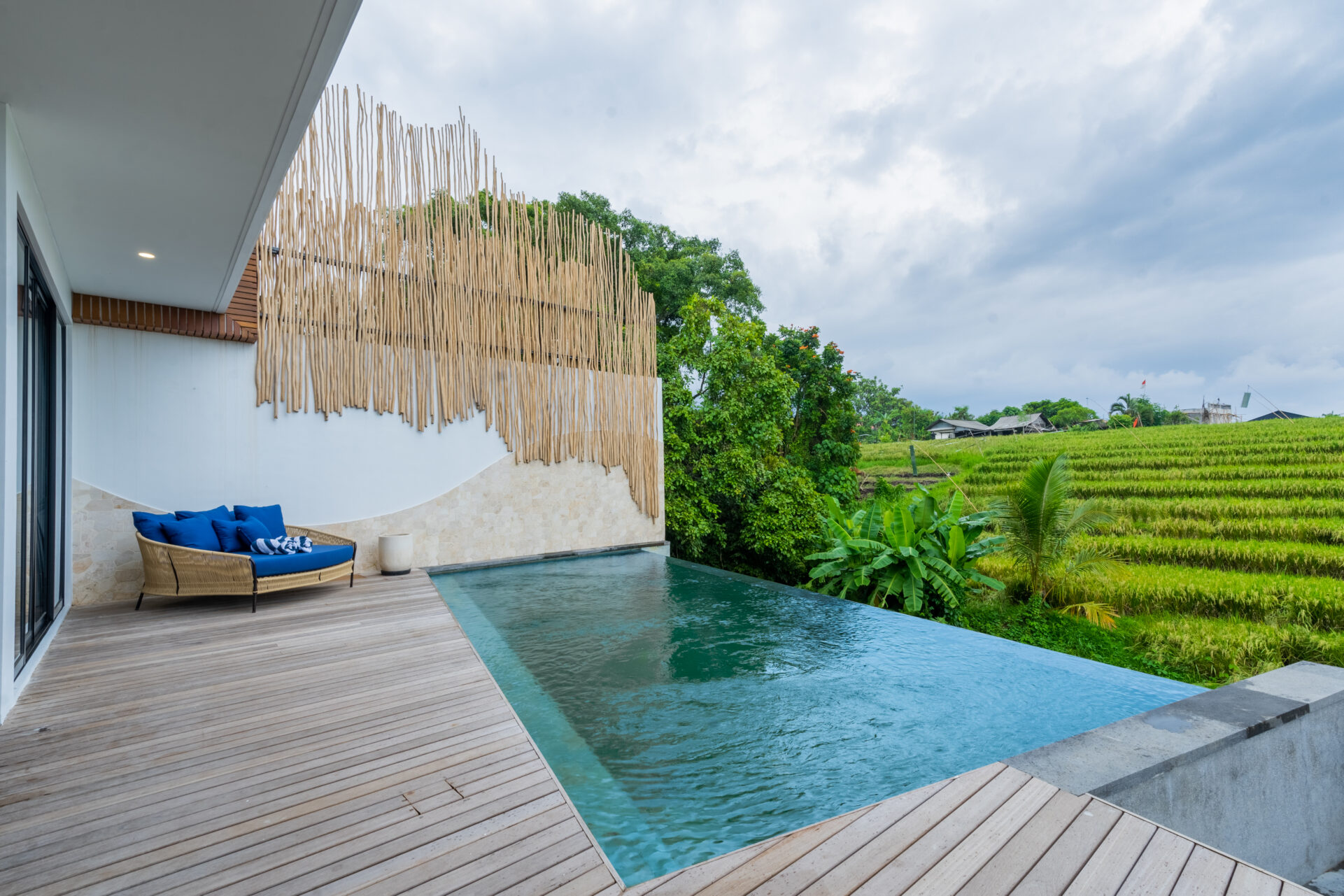 Modern 3-Bedroom Rice Field Villa for Rent in Pererenan