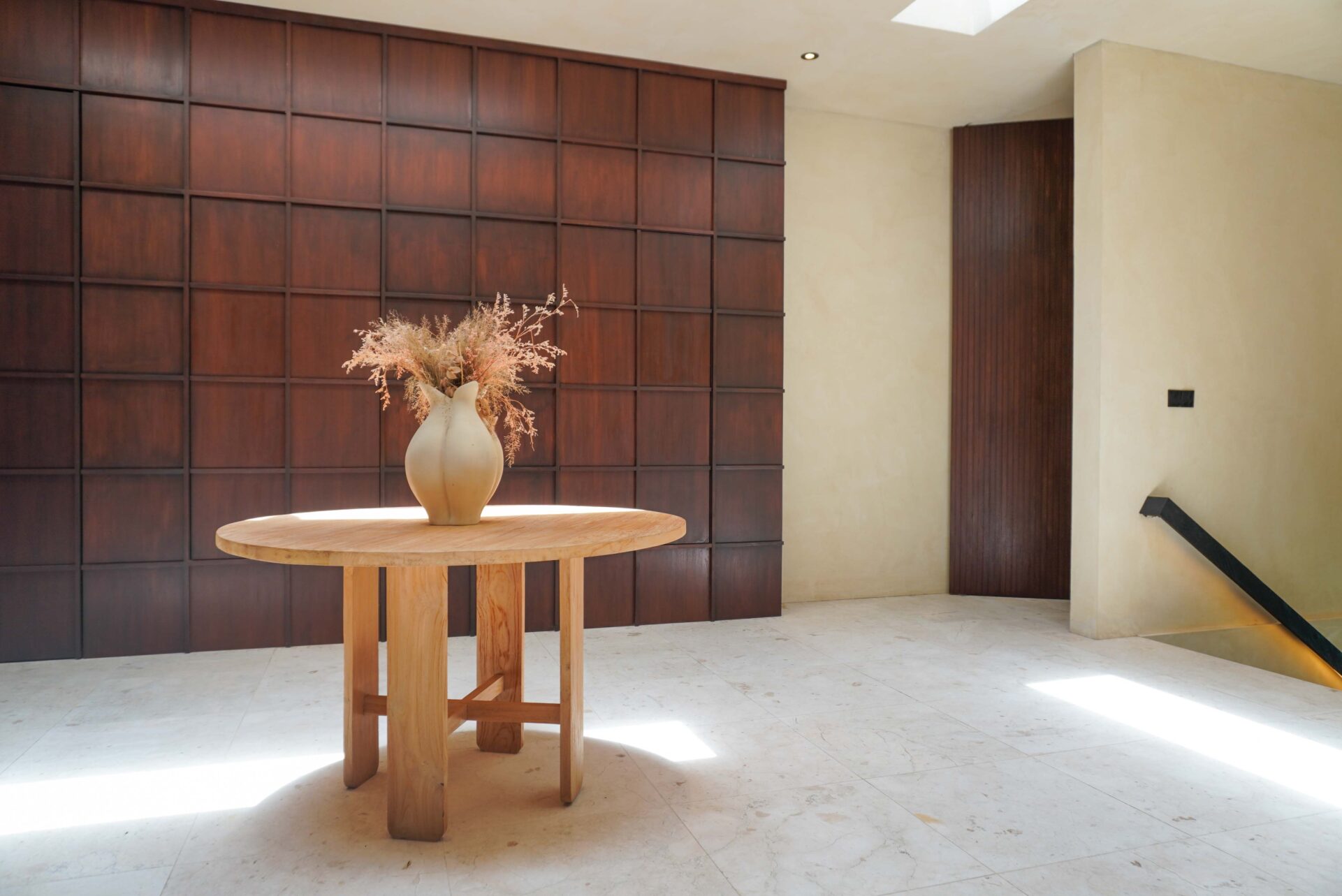 Modern 3-Bedroom Riverside Villa for Yearly Rent in Tumbak Bayuh — image 17