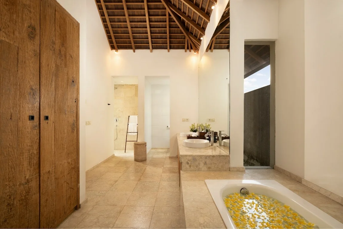 Modern 3-Bedroom Villa with Swimming Pool in Umalas — image 17