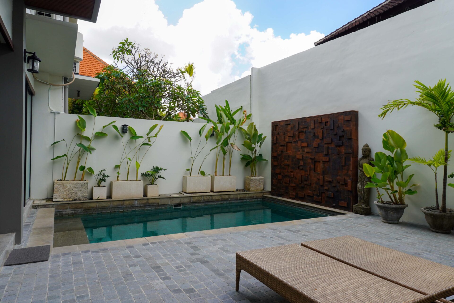 Modern 3 bedroom villa in Central Seminyak — image 1