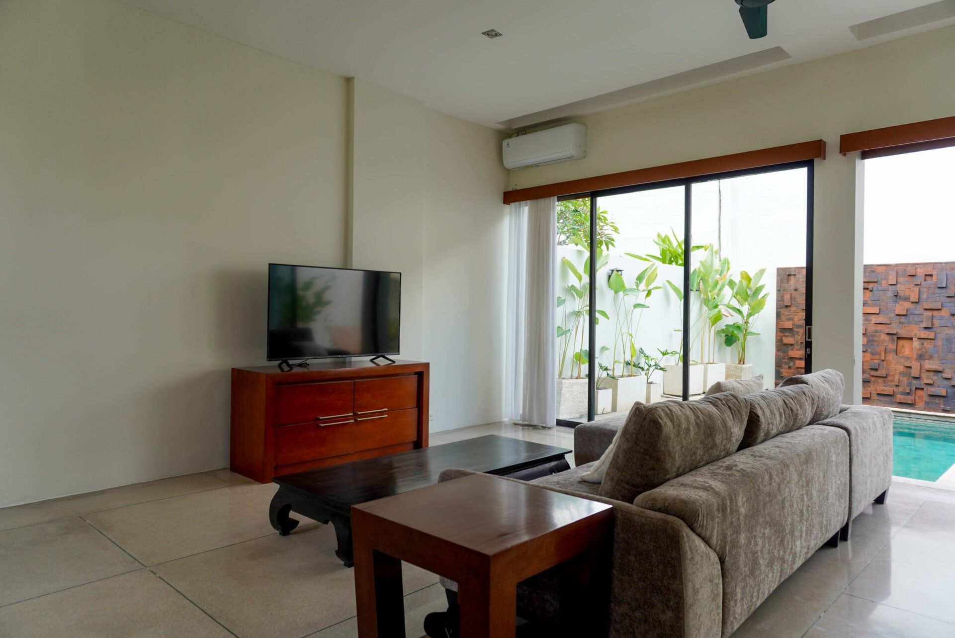 Modern 3 bedroom villa in Central Seminyak — image 6