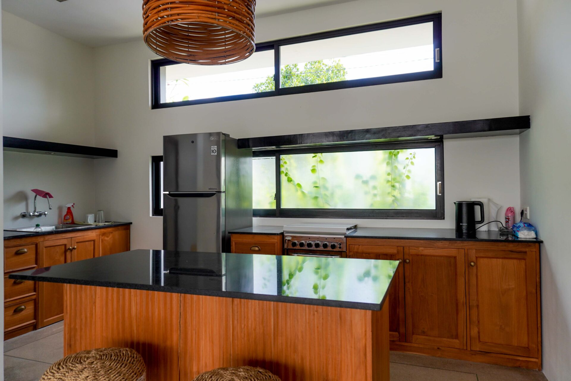 Modern 3 bedroom villa in Central Seminyak — image 7