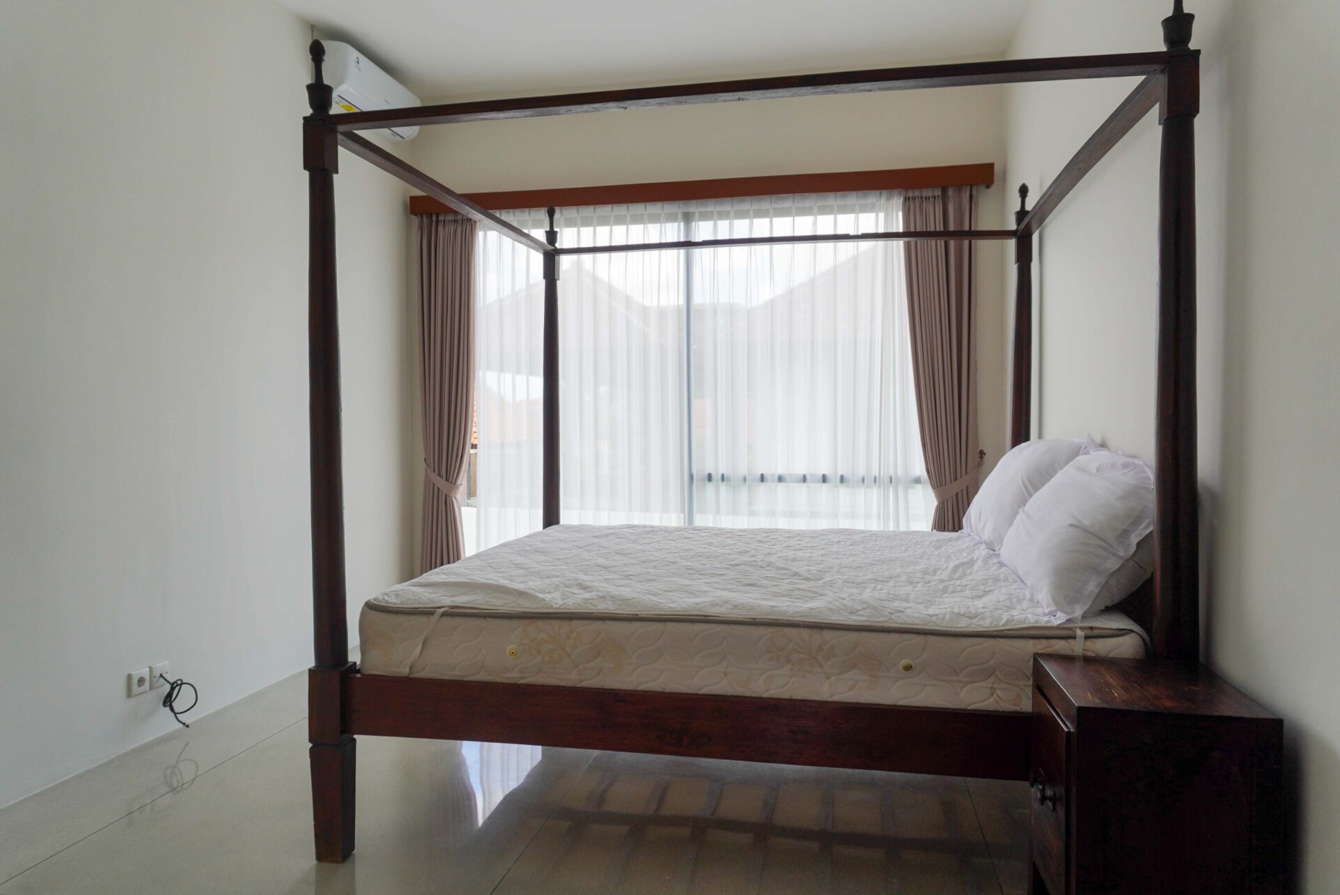 Modern 3 bedroom villa in Central Seminyak — image 12