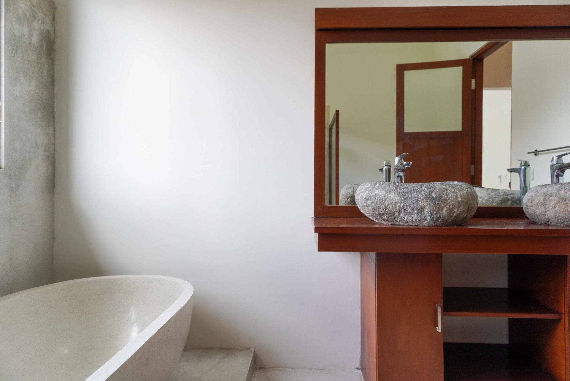 Modern 3 bedroom villa in Central Seminyak — image 18