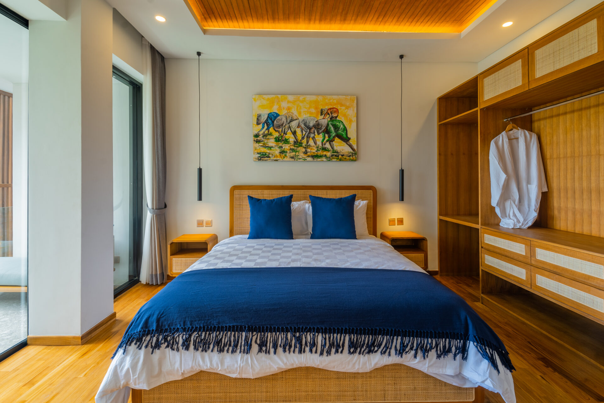 Modern 4-Bedroom Rice Field Villa in Pererenan — image 9