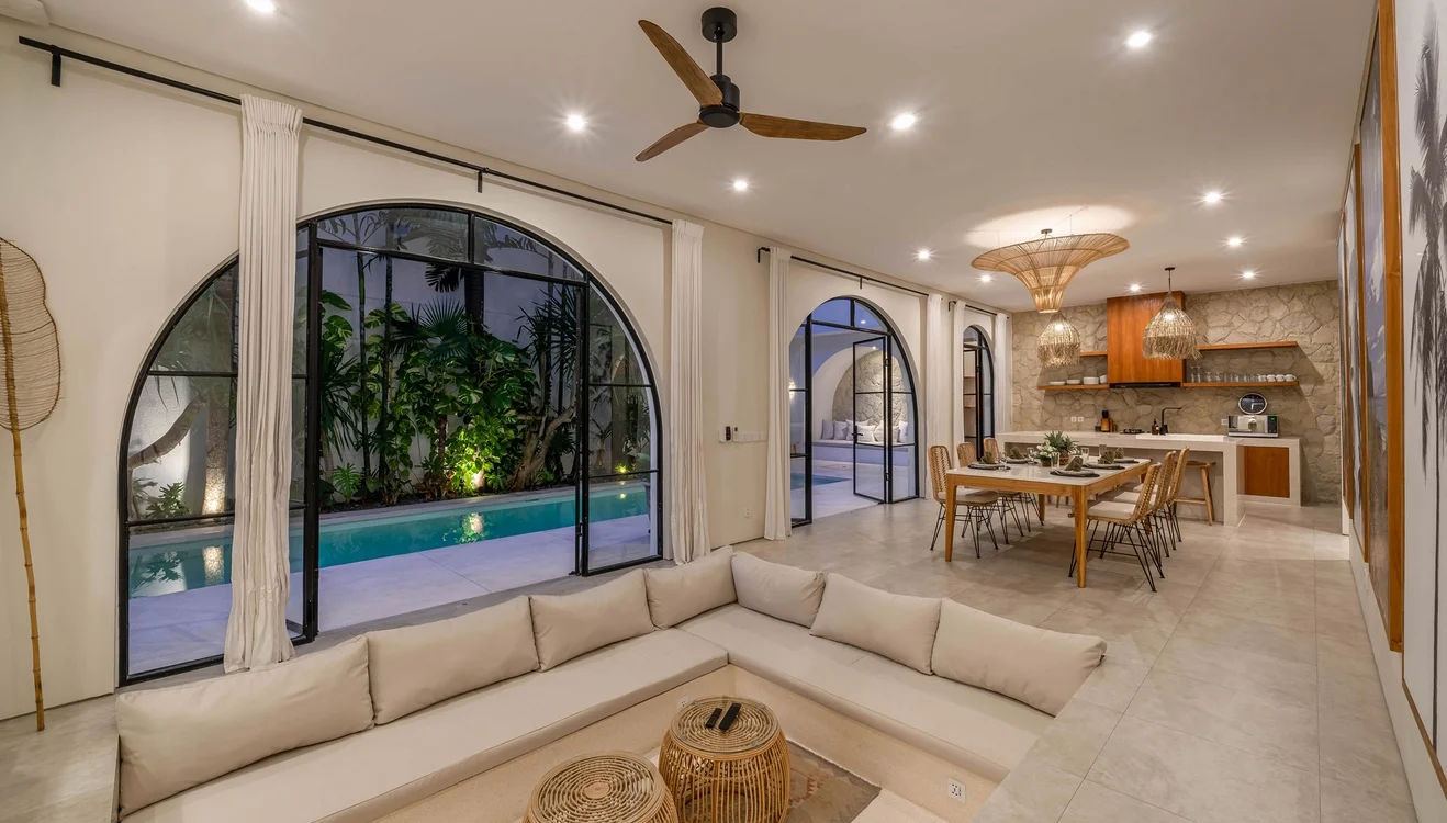 Modern 6-Bedroom Villa with Rooftop Jacuzzi & Private Pool in Umalas — image 14
