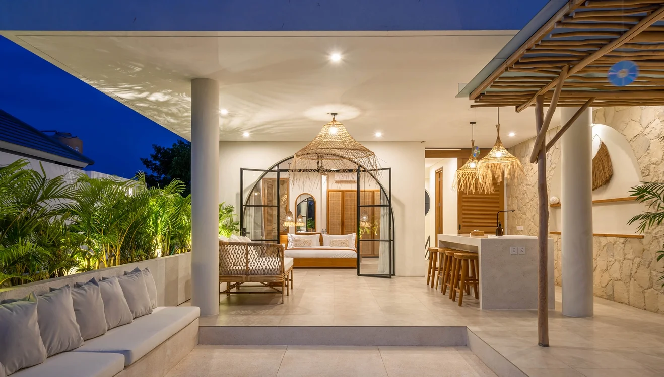 Modern 6-Bedroom Villa with Rooftop Jacuzzi & Private Pool in Umalas — image 8