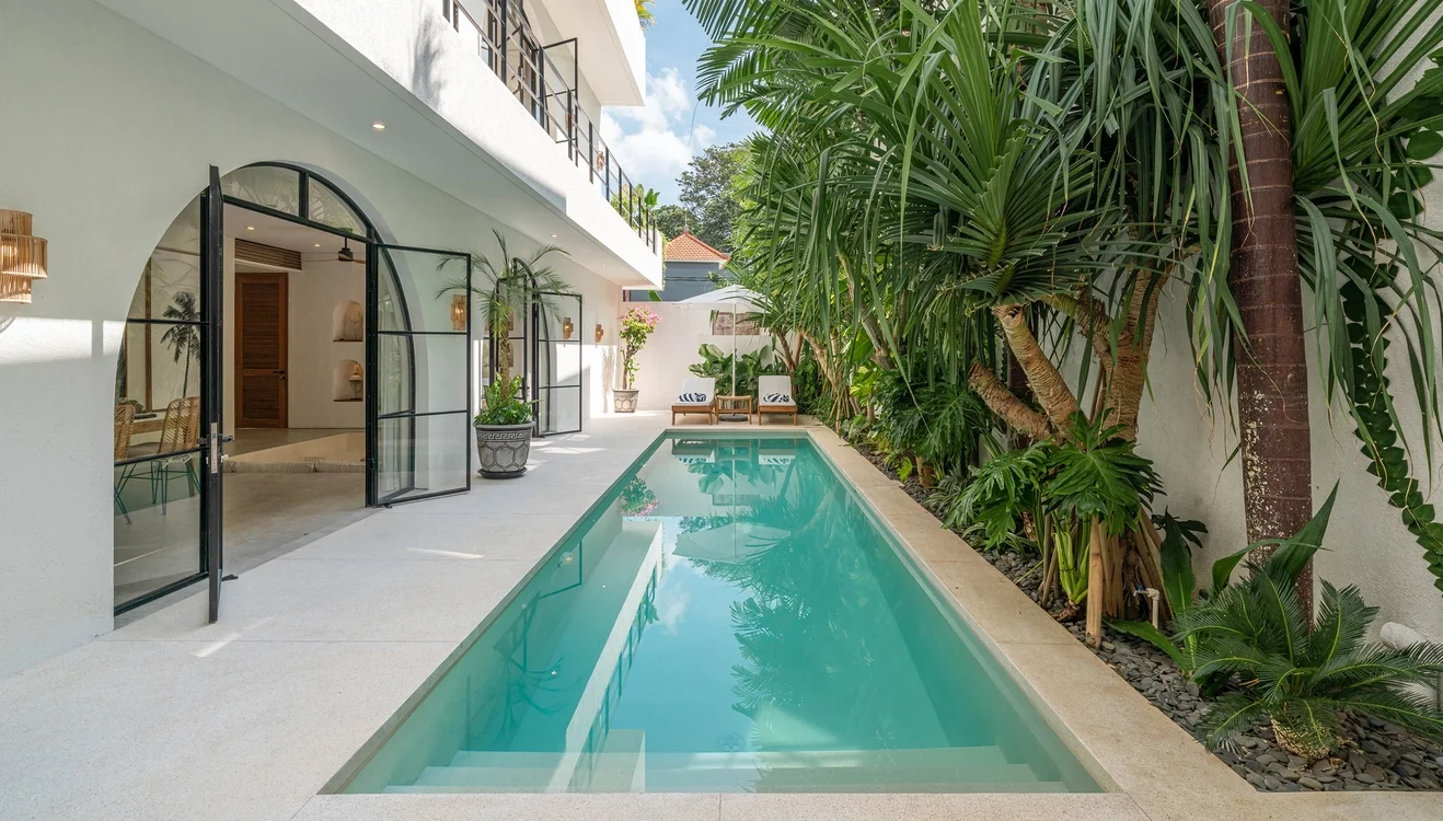 Modern 6-Bedroom Villa with Rooftop Jacuzzi & Private Pool in Umalas — image 3