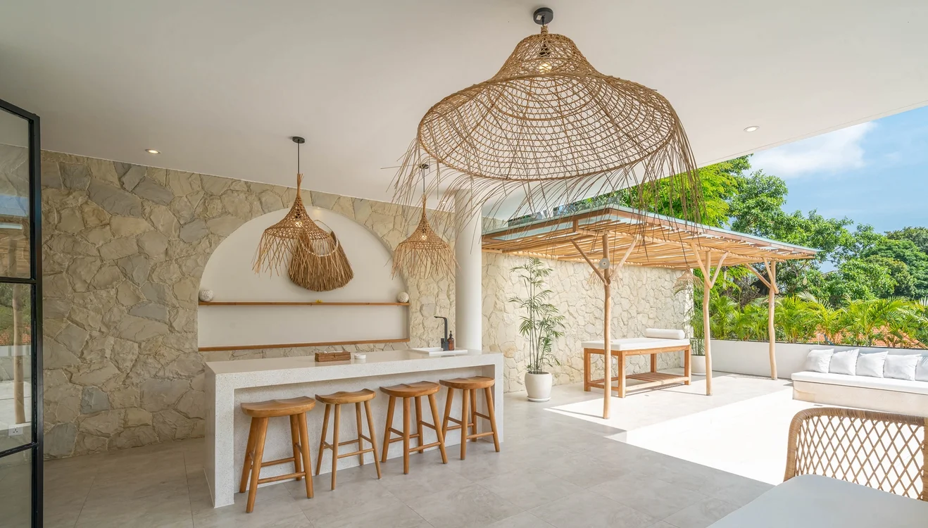 Modern 6-Bedroom Villa with Rooftop Jacuzzi & Private Pool in Umalas — image 16