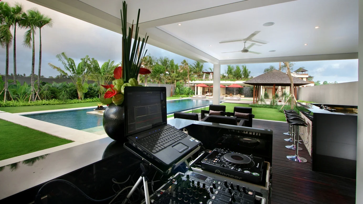 Party-Ready 5BR Villa w/ Pool, DJ Booth & Rooftop Lounge in Berawa – BVI2133 — image 14
